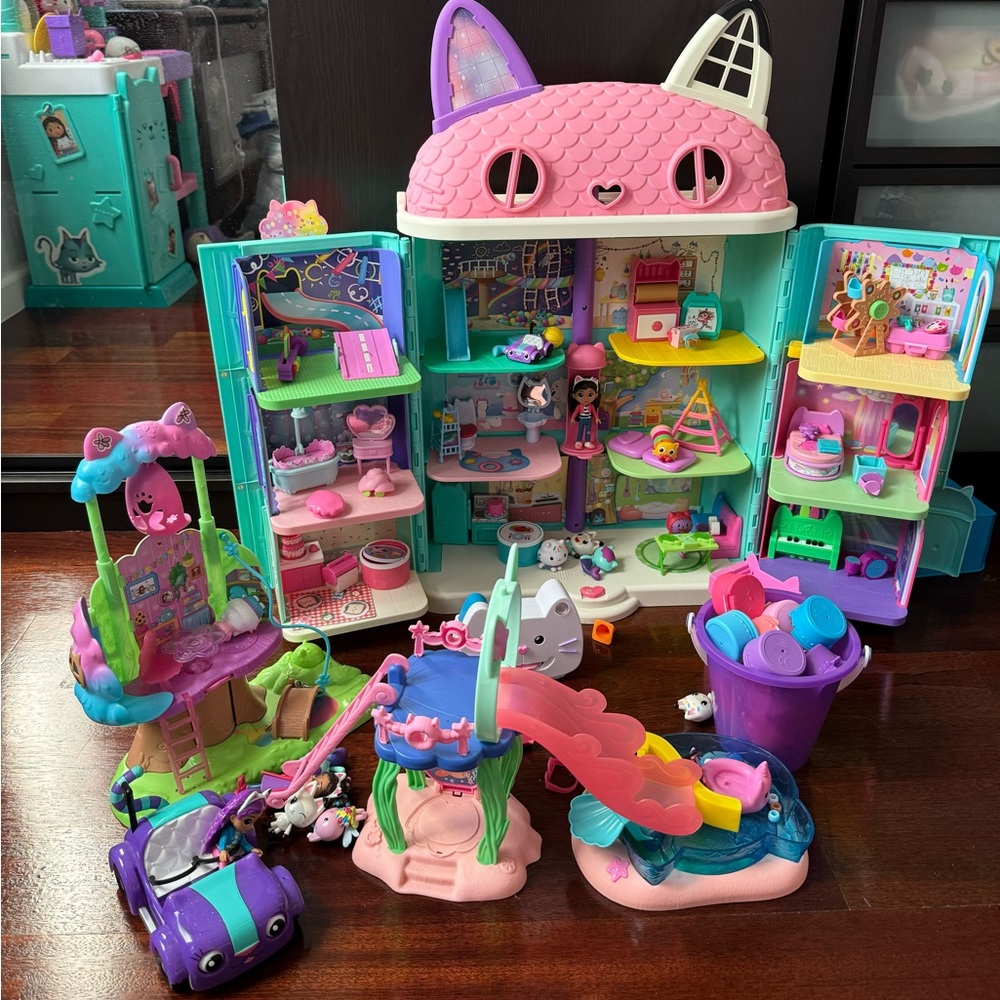 Gabby Dollhouse + Kitty Fairy Garden + Gabby Pool